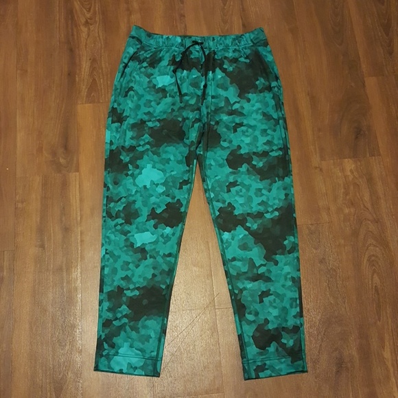 lululemon athletica Pants - Lululemon Crop Pants